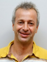 Dr. Yoni Pertzov