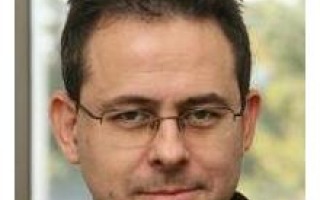 רגישות לחיזוקים מנבאת חרדה ודיכאון באמצעות ויסות רגשי