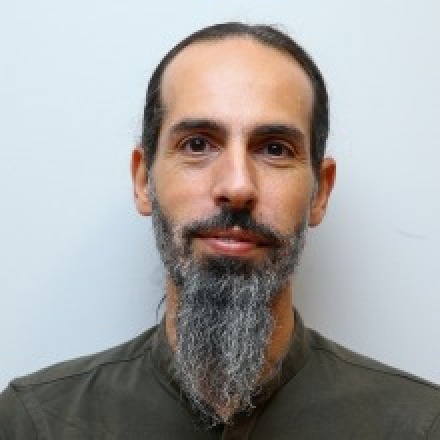 Dr. Avi Benozio